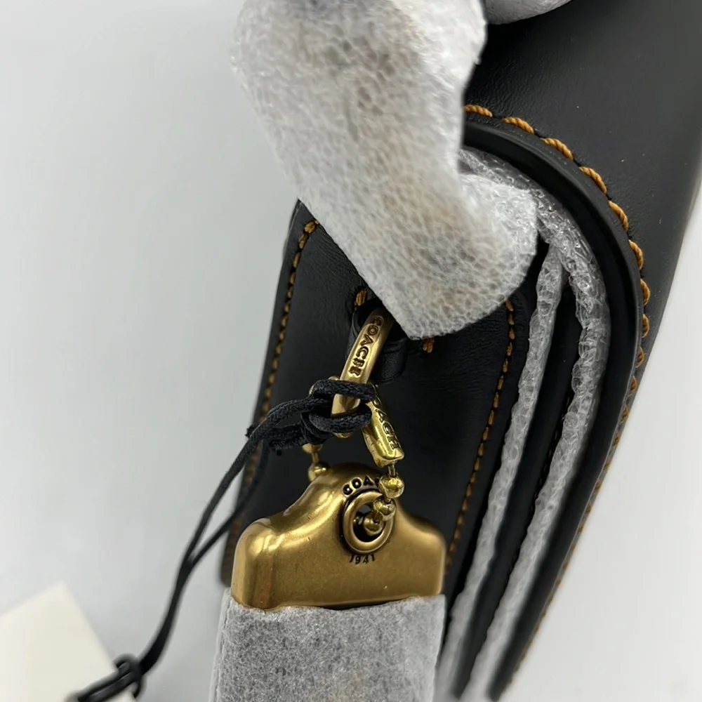Coach x Disney Minnie Mouse Dinky Crossbody - Picture 12 of 15